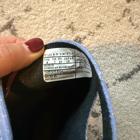 UGG Kids Sparkly Lavender Boots - Picture 4 of 4